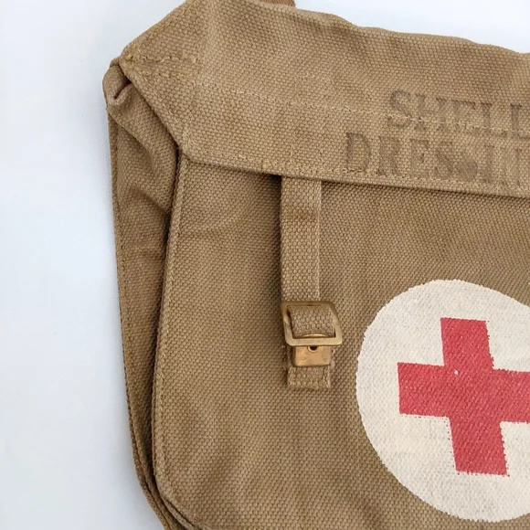 Original British WWII Pattern 1937 Medic Shoulder Bag for Shell Dressings